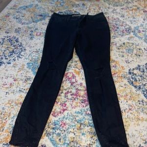 Black ripped skinny jeans